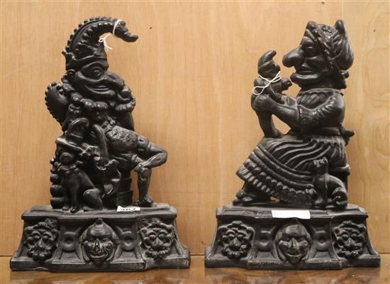 A pair of cast iron Punch and Judy door stops W.25cm